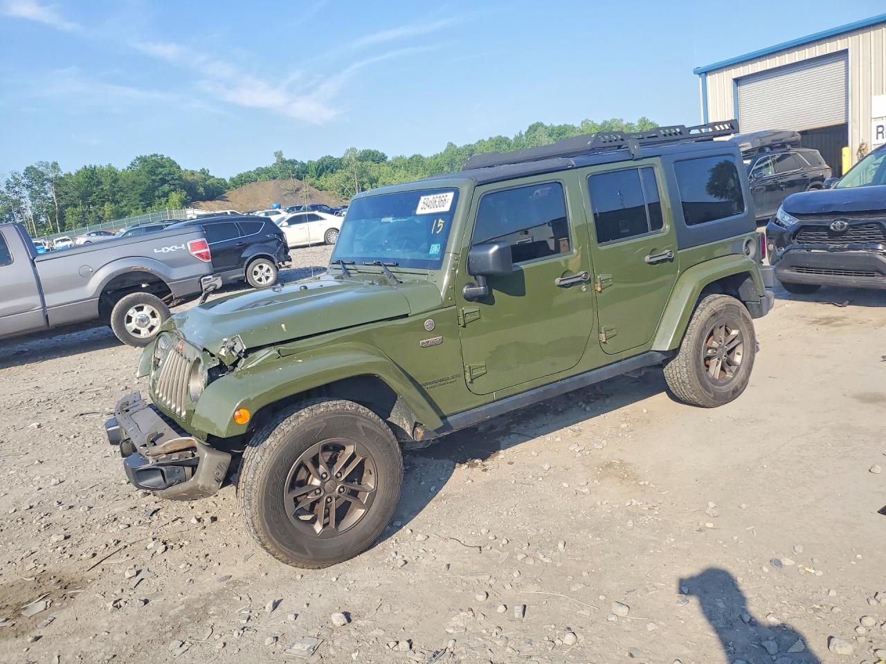 2016 Jeep Wrangler Unlimited 75th Anniversary, VIN 1C4HJWEG5GL268799 — Перед