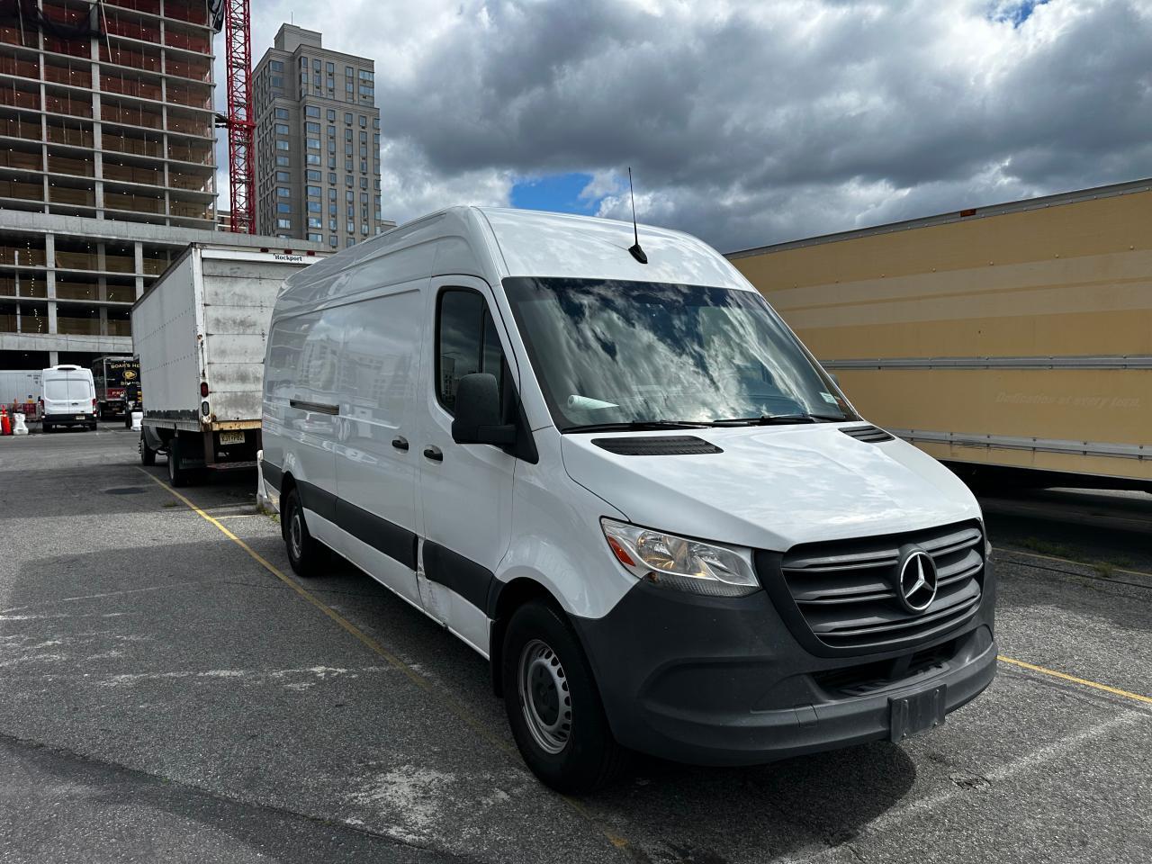 2022 Mercedes-Benz Sprinter Cargo, VIN W1Y4DCHYXNT090972 — Minor dents and scratches