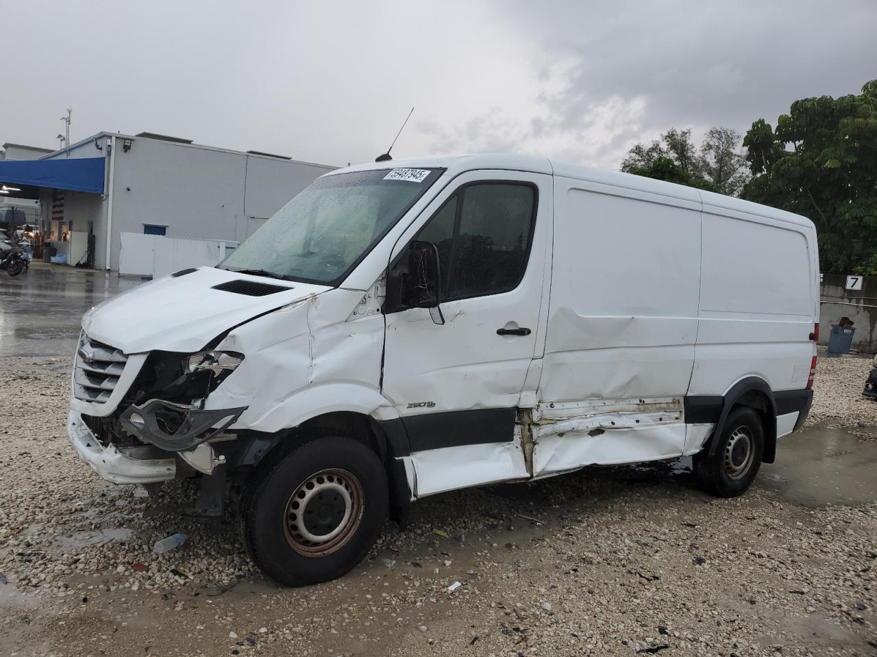 2015 Freightliner Sprinter, VIN WDYPE7DC7FP102106 — Front end