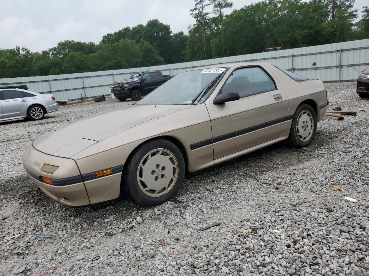 1987 Mazda RX-7, VIN JM1FC3316H0525177 — Днище