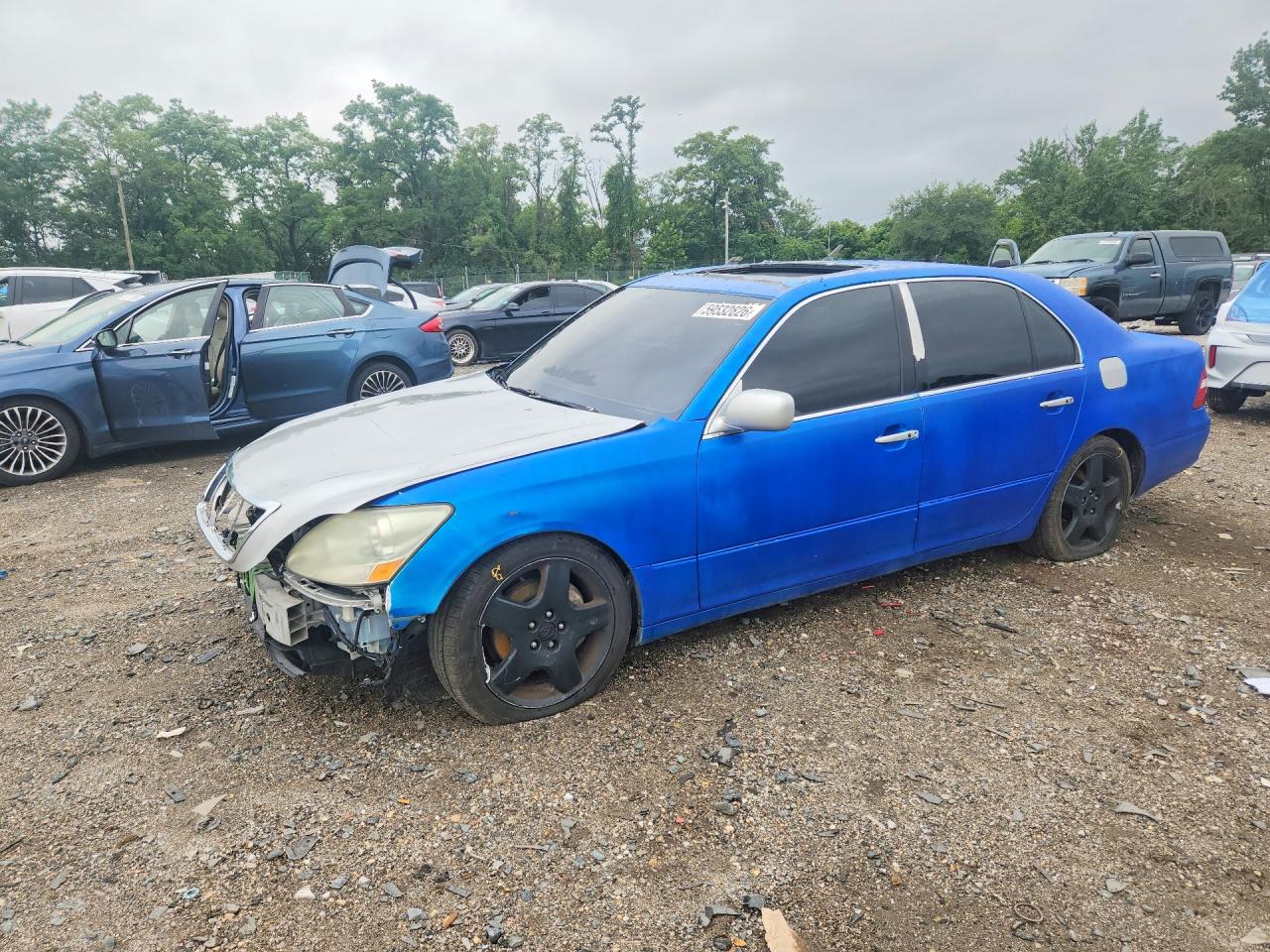 2005 Lexus LS 430, VIN JTHBN36F555023760 — Front end