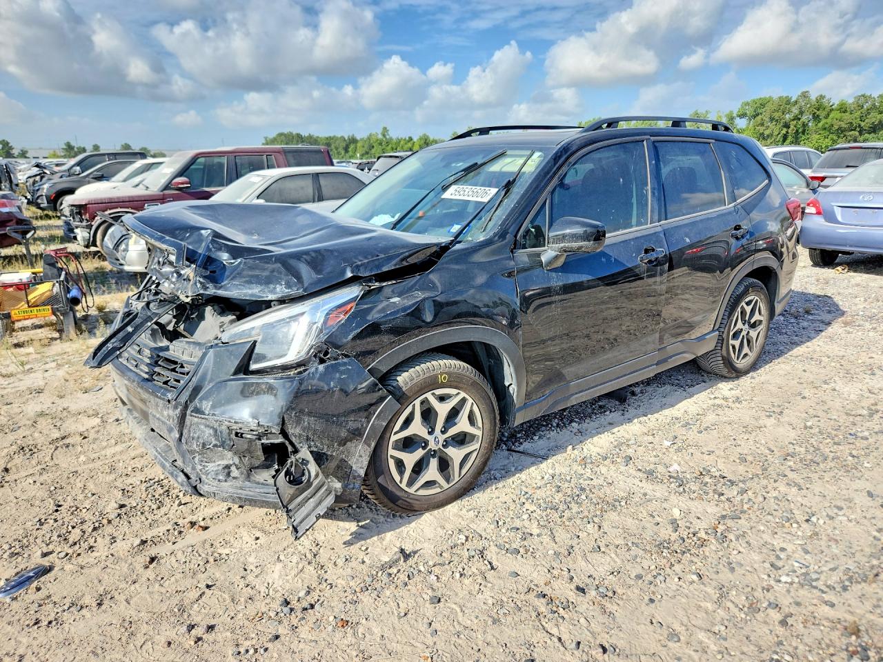 2022 Subaru Forester Premium, VIN JF2SKADC1NH433060 — Front end
