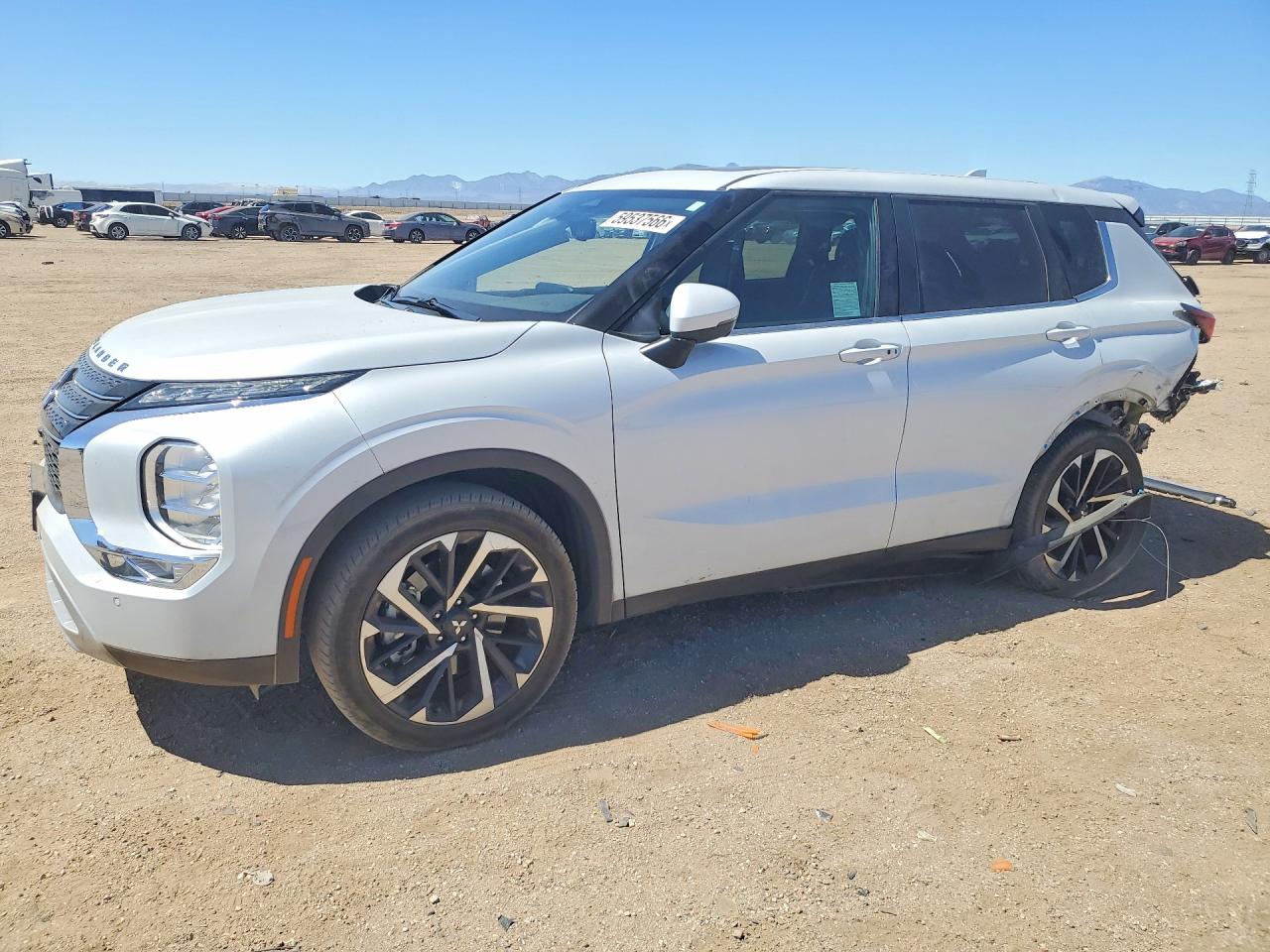 2024 Mitsubishi Outlander SE, VIN JA4J3VA85RZ080878 — Rear end