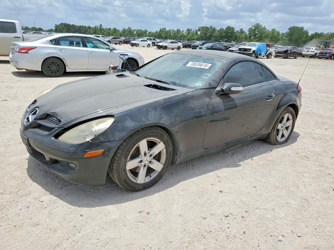 2007 Mercedes-Benz SLK 280, VIN WDBWK54F87F145051 — Minor dents and scratches