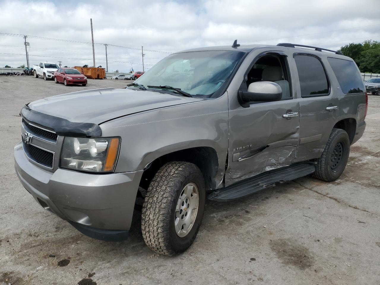 2007 Chevrolet Tahoe LT, VIN 1GNFC13J27J382796 — Side
