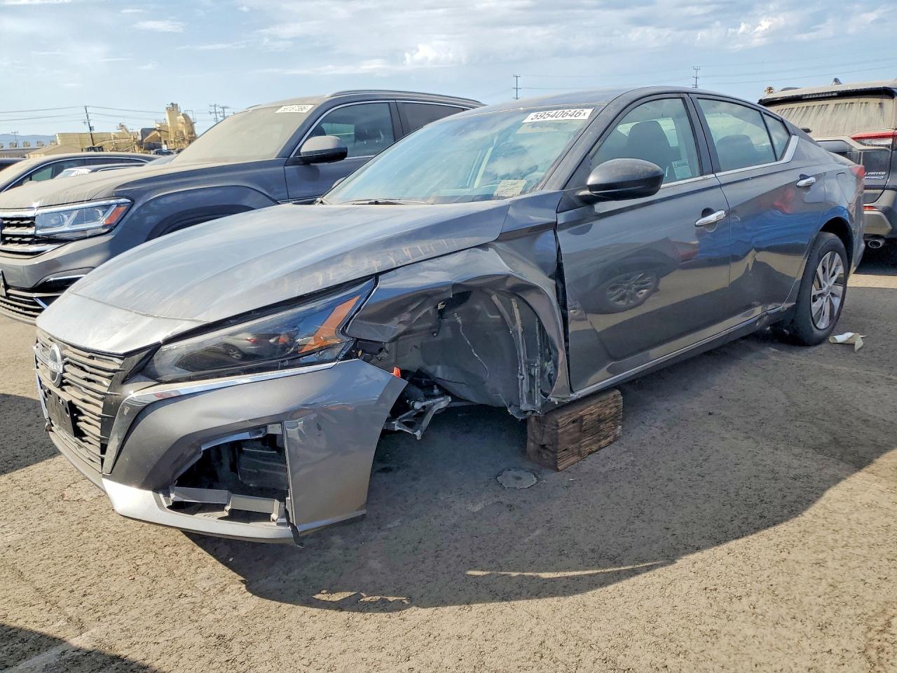 2025 Nissan Altima S, VIN 1N4BL4BV0SN413404 — Перед