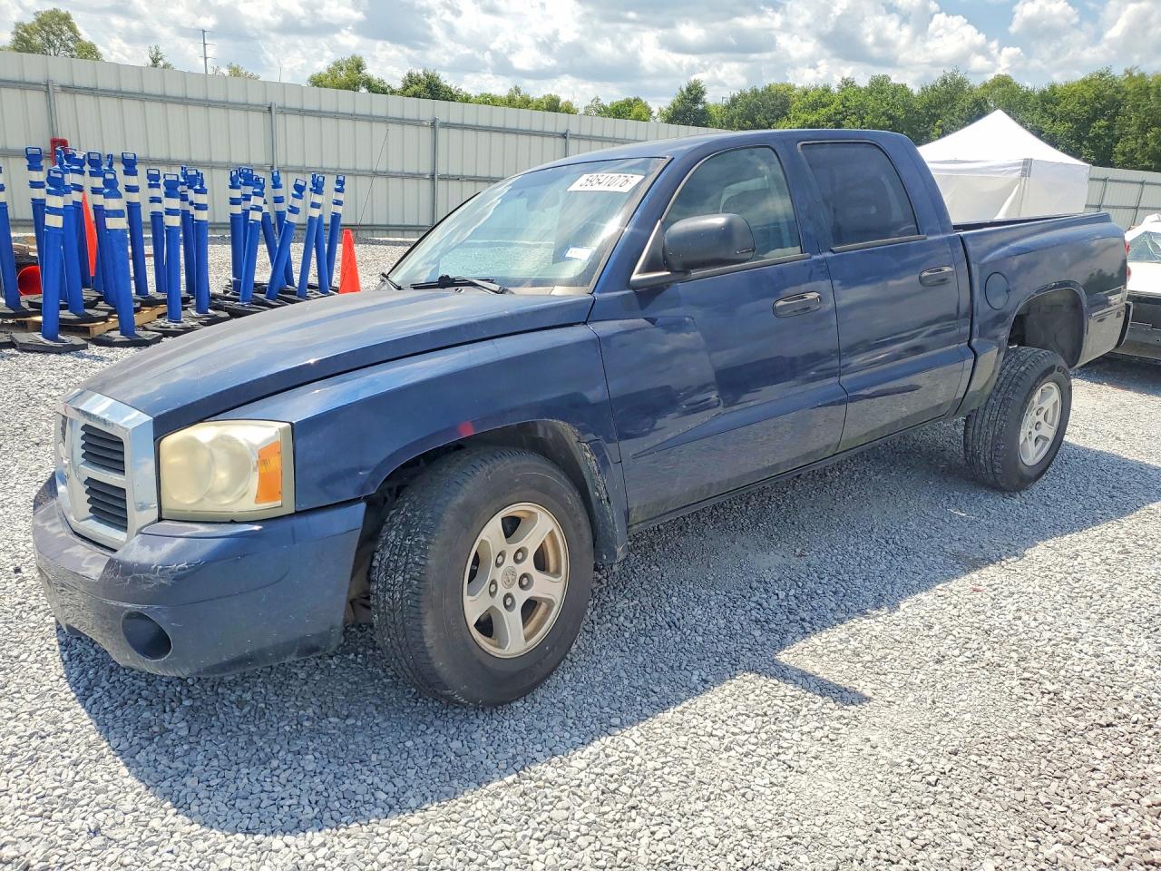 2007 Dodge Dakota SLT, VIN 1D7HE48N07S195050 — Перед