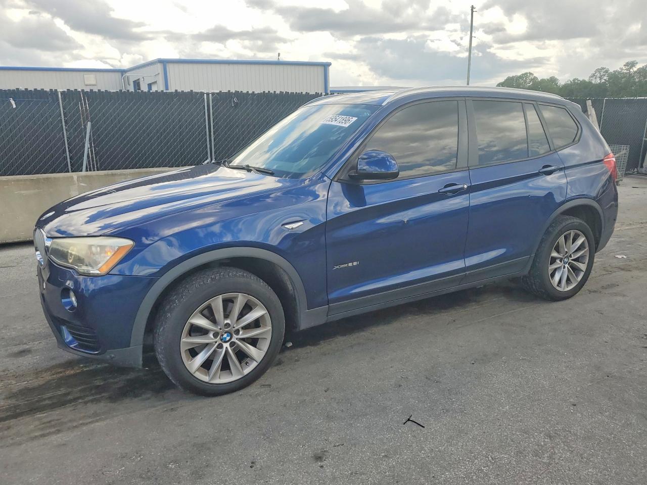 2016 BMW X3 xDrive28i, VIN 5UXWX9C56G0D79129 — Мелкие вмятины и царапины