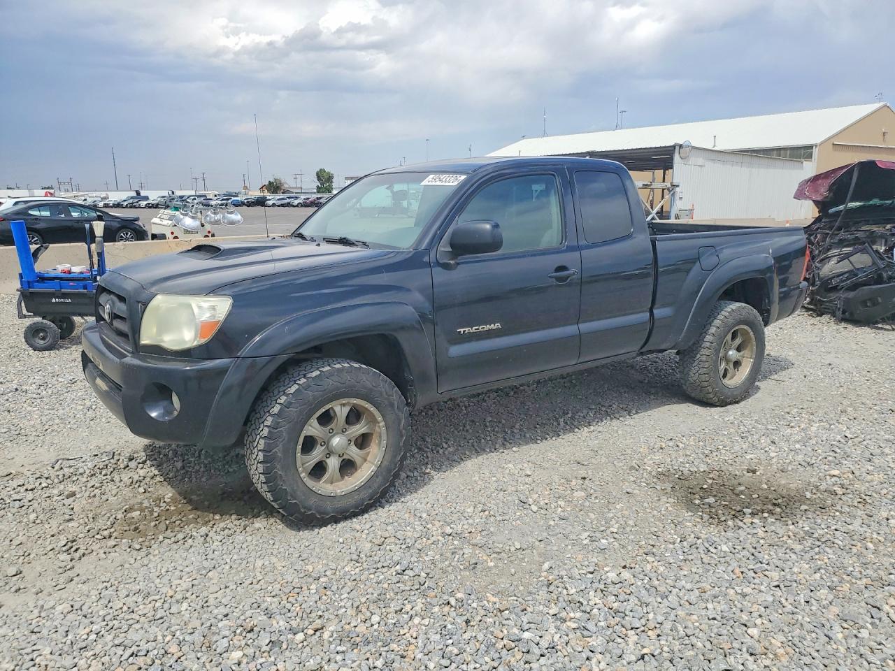 2005 Toyota Tacoma, VIN 5TEUU42N25Z058561 — Minor dents and scratches