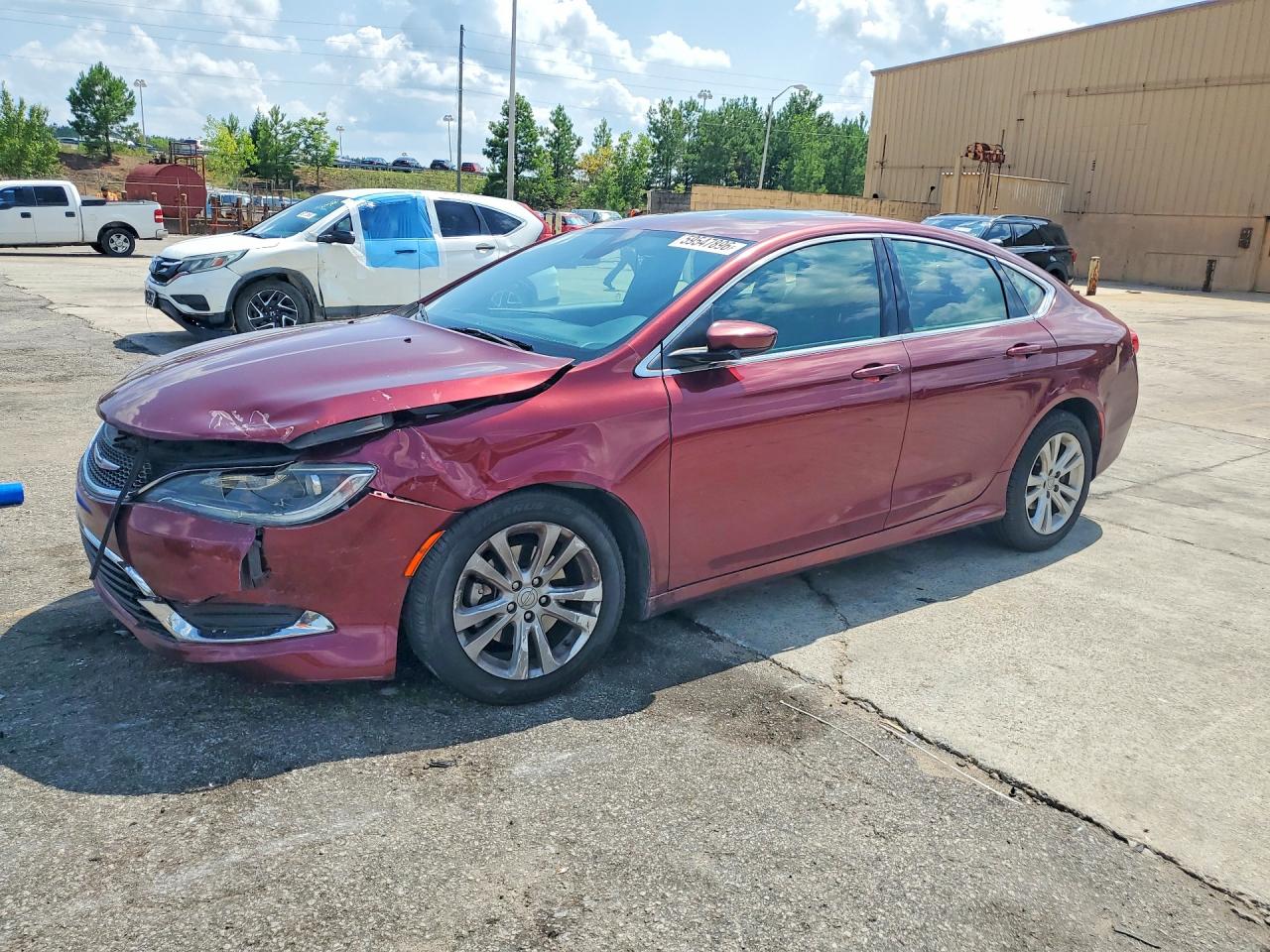 2015 Chrysler 200 Limited, VIN 1C3CCCAB7FN649333 — Front end