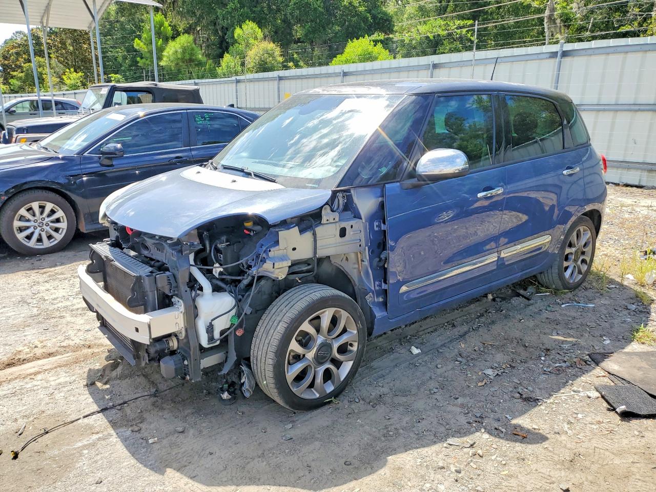 2018 FIAT 500L Lounge, VIN ZFBCFACH0JZ041196 — Front end