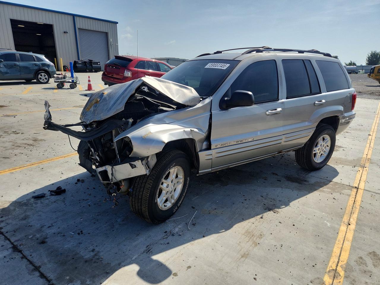 2000 Jeep Grand Cherokee Limited, VIN 1J4GW58N2YC142526 — Front end