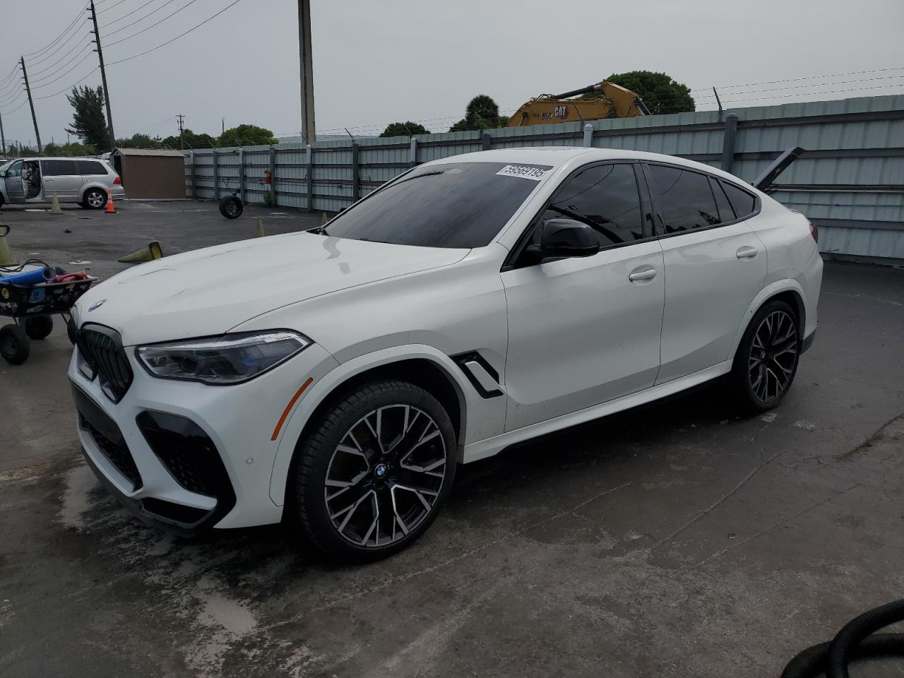 2020 BMW X6 M Competition, VIN 5YMCY0C02L9D42920 — Rear end
