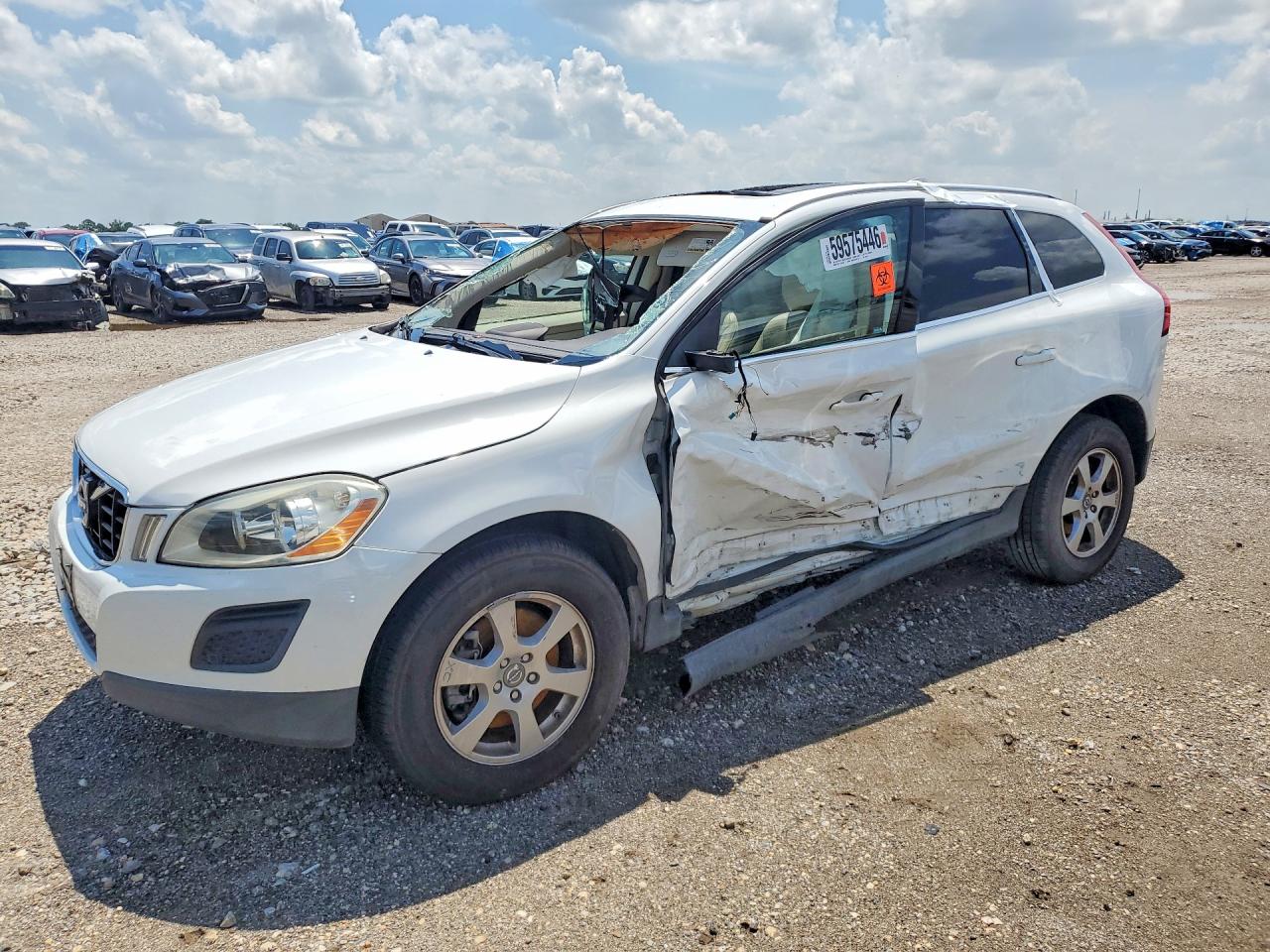 2011 Volvo XC60 3.2L, VIN YV4952DL1B2158750 — All over