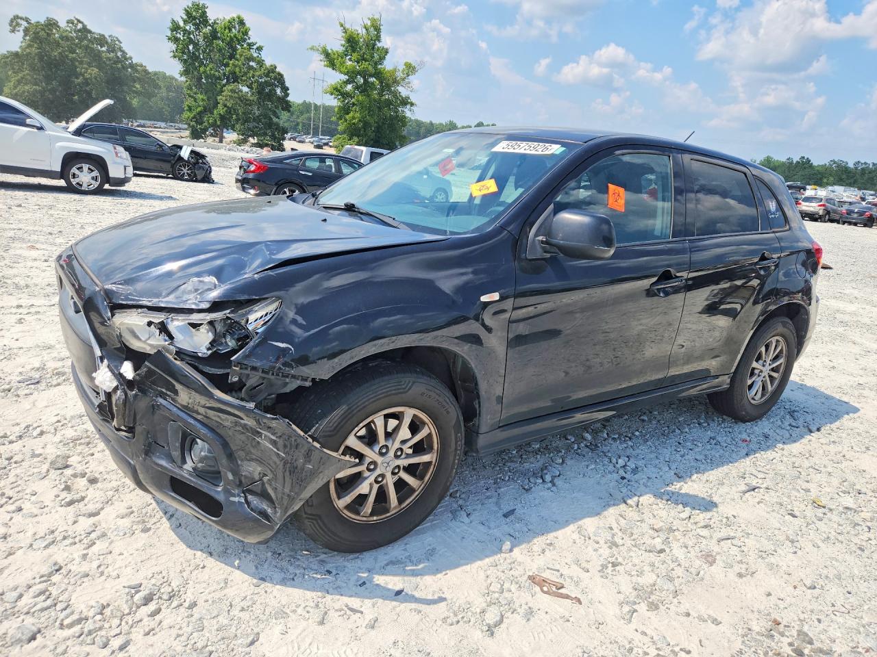 2011 Mitsubishi Outlander ES, VIN JA4AP3AU6BZ017400 — Minor dents and scratches