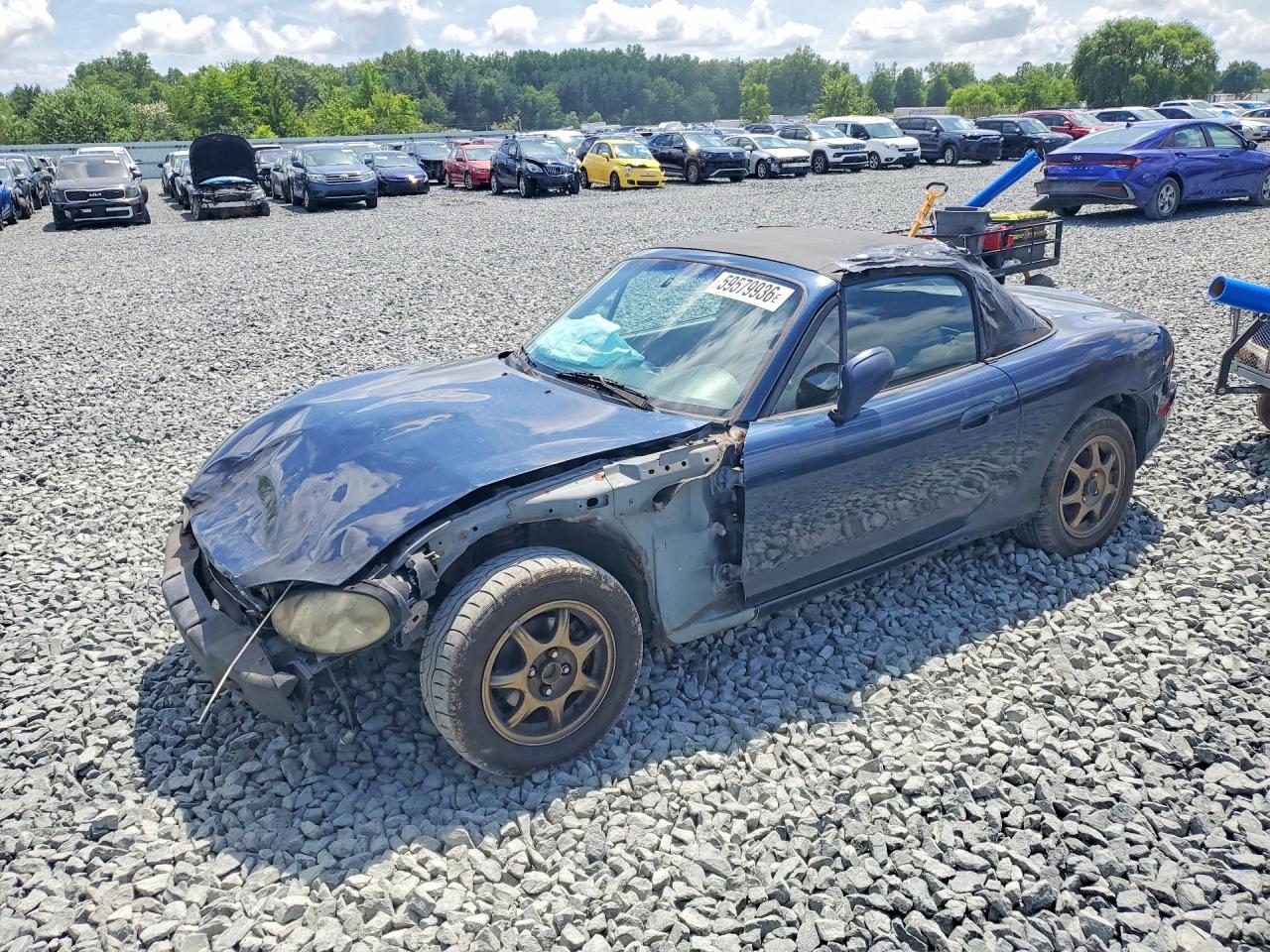 1999 Mazda MX-5 Miata, VIN JM1NB3535X0117569 — Front end