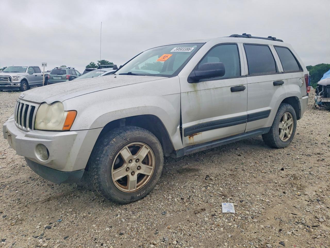 2006 Jeep Grand Cherokee Laredo, VIN 1J8GR48K66C310316 — Undercarriage