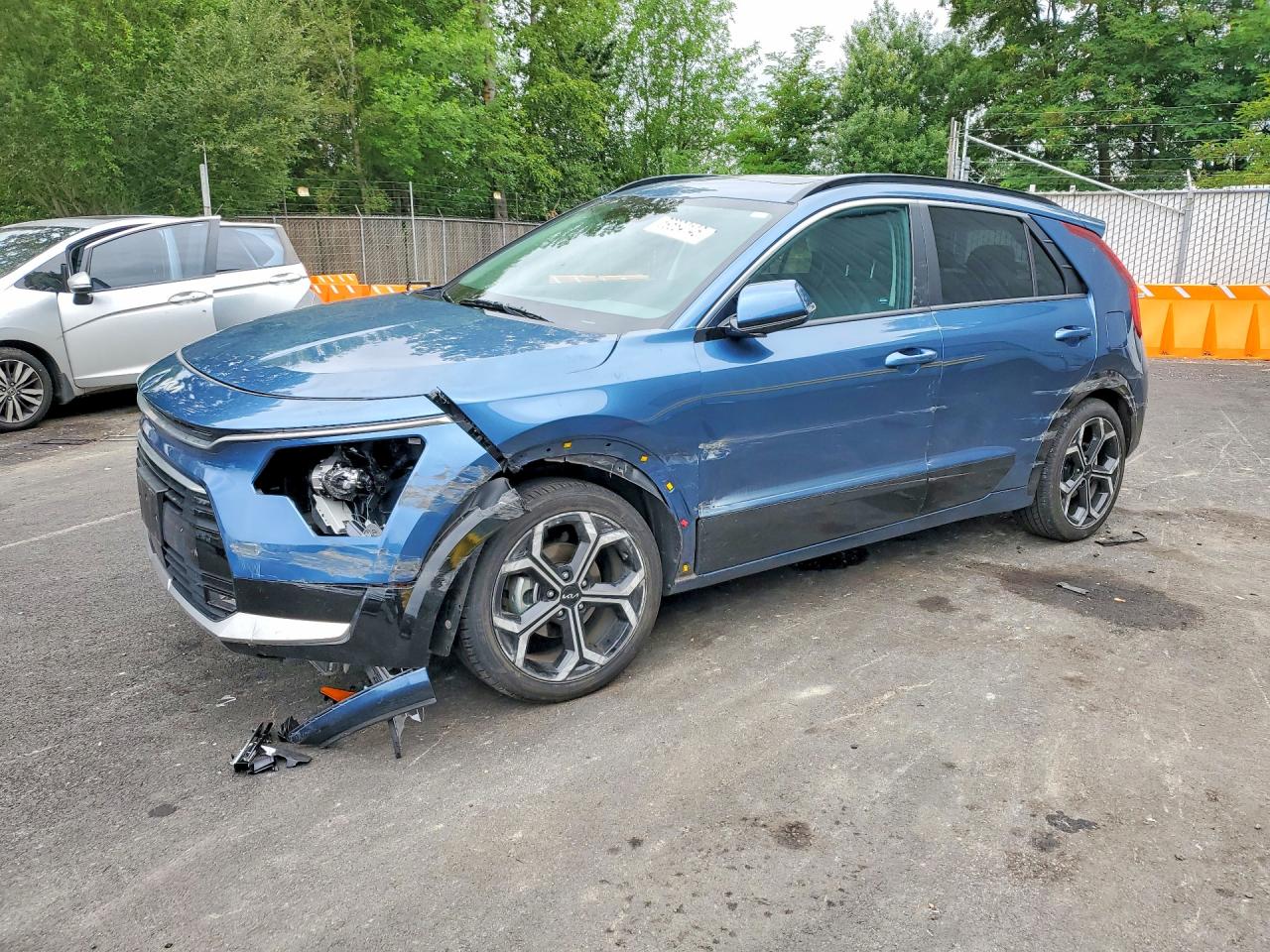 2025 Kia Niro EX Touring, VIN KNDCR3LE2S5287472 — Front end