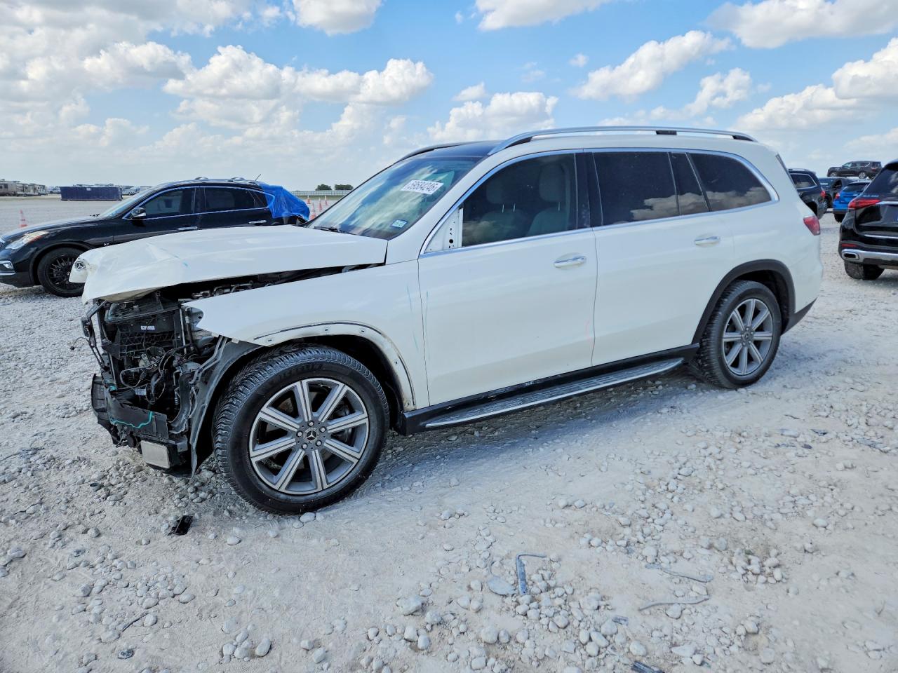 2021 Mercedes-Benz GLS 450, VIN 4JGFF5KE7MA438850 — Front end