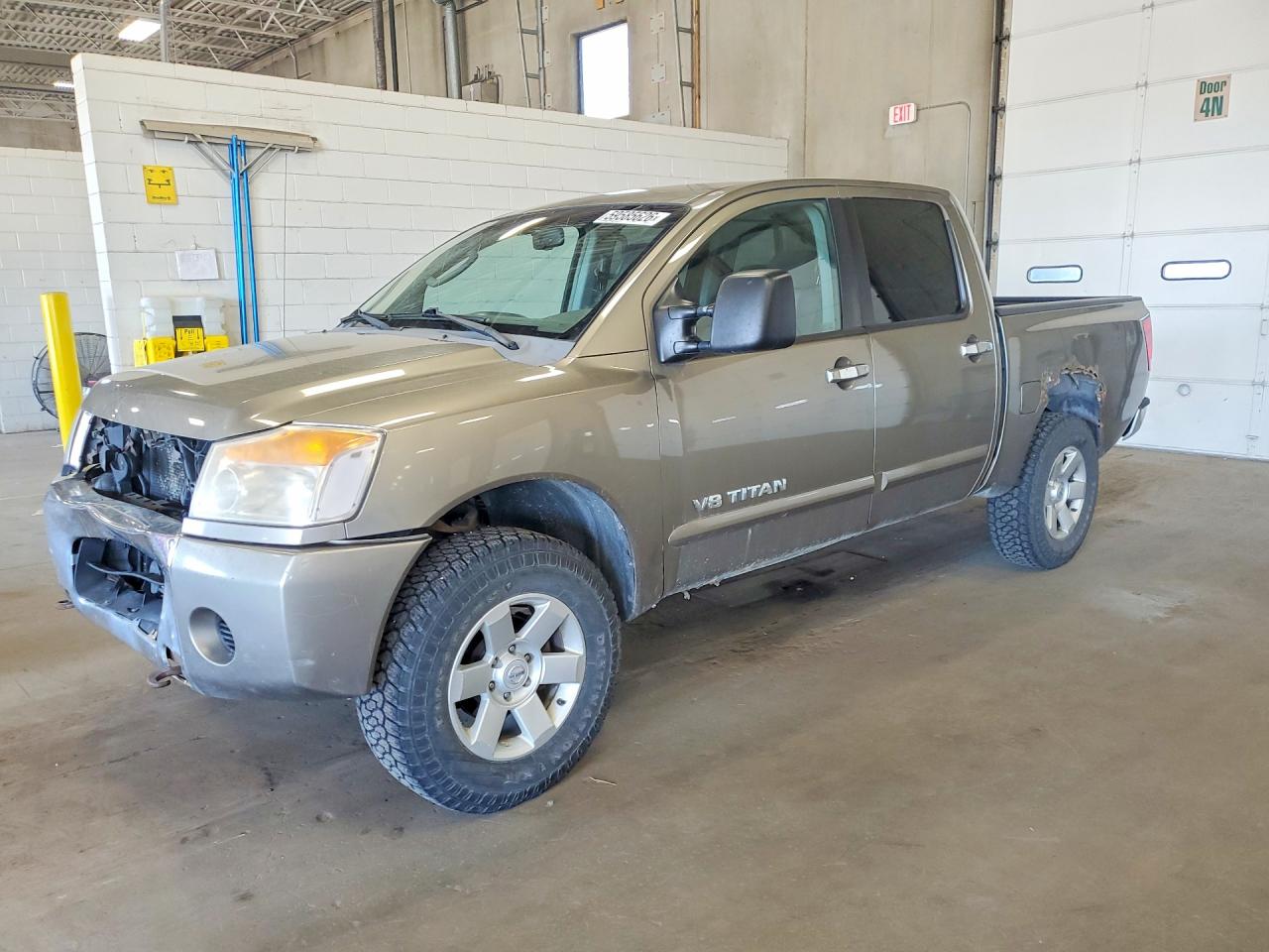 2006 Nissan Titan SE, VIN 1N6BA07B06N573616 — Front end