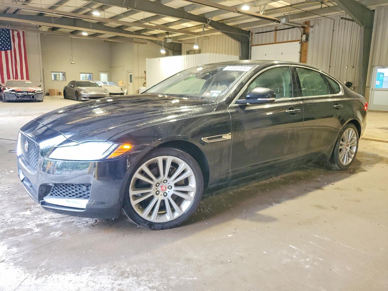 2020 Jaguar XF 25t Premium, VIN SAJBJ4FX7LCY84346 — Side