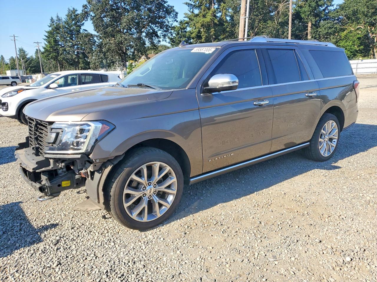 2019 Ford Expedition Max Platinum, VIN 1FMJK1MT0KEA90874 — Перед