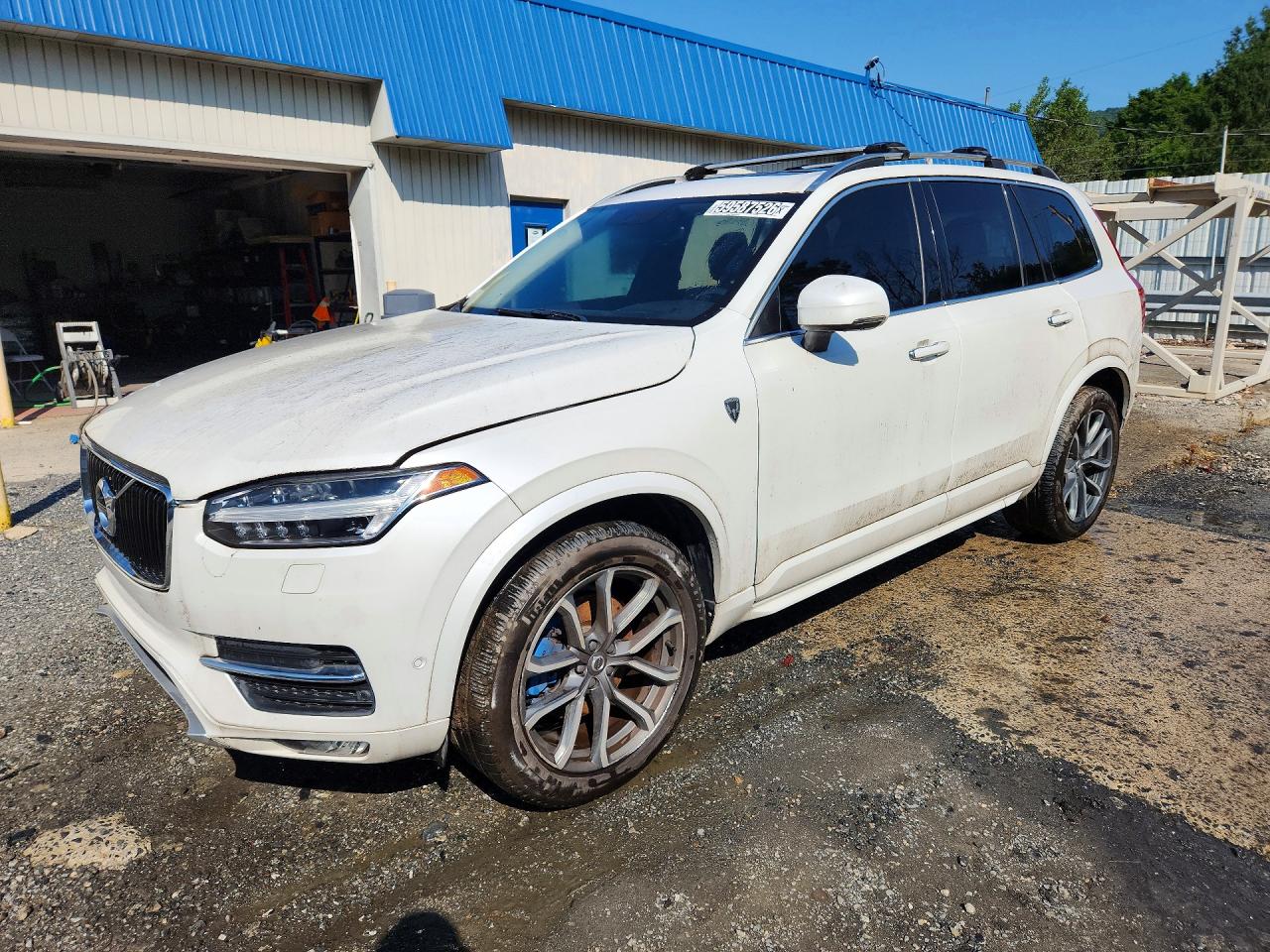 2016 Volvo XC90 T6 Momentum, VIN YV4A22PK2G1015831 — Minor dents and scratches