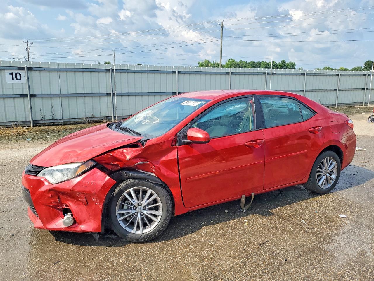 2015 Toyota Corolla LE, VIN 5YFBURHE1FP335543 — Front end