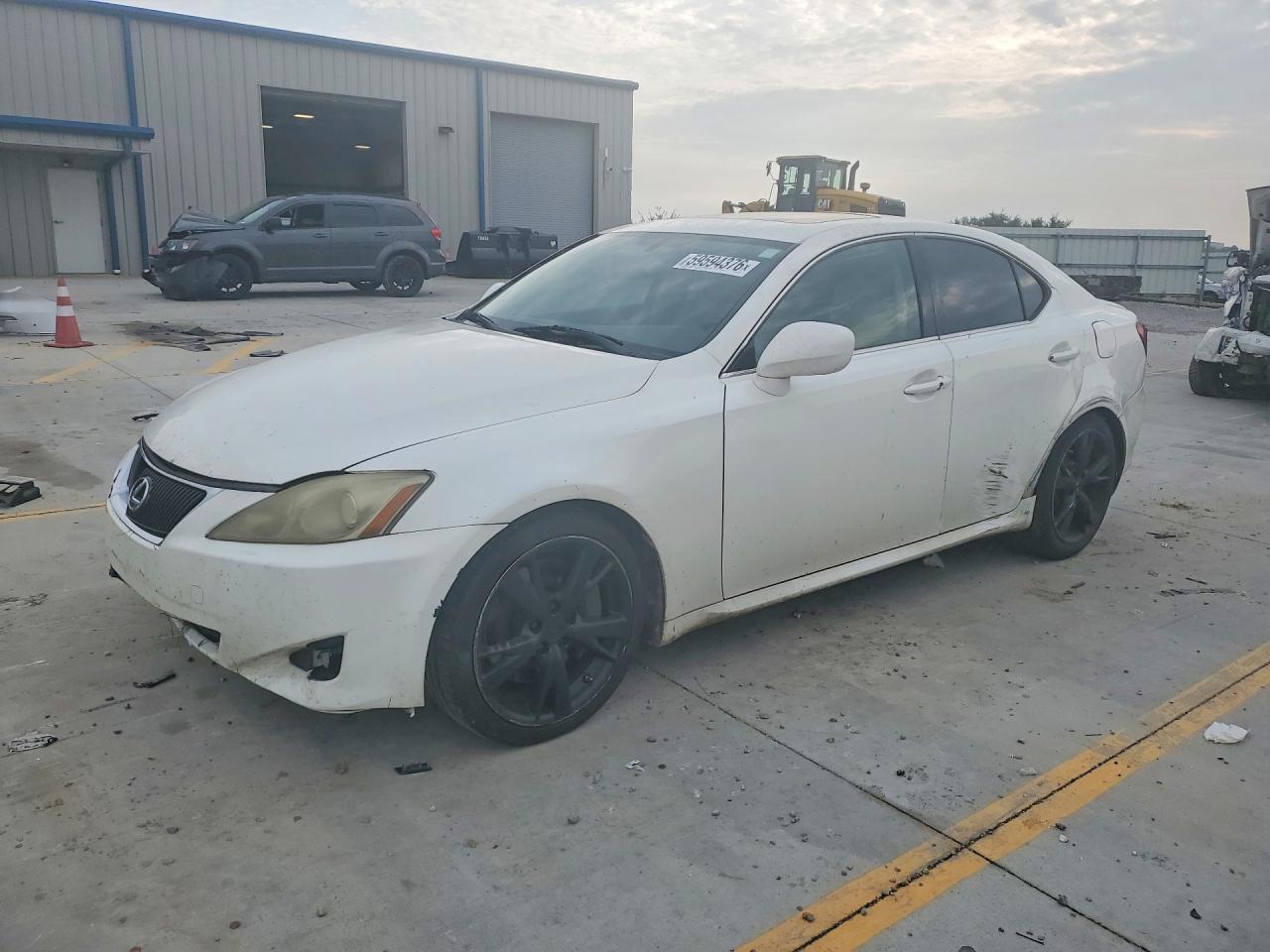 2006 Lexus IS 350, VIN JTHBE262365010479 — Перед