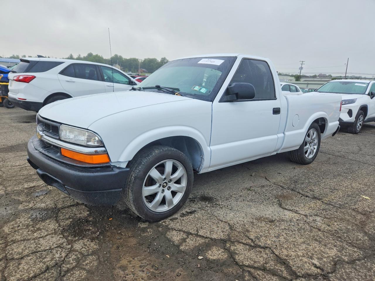 1998 Chevrolet S-10 LS, VIN 1GCCS1442WK187006 — Rear end