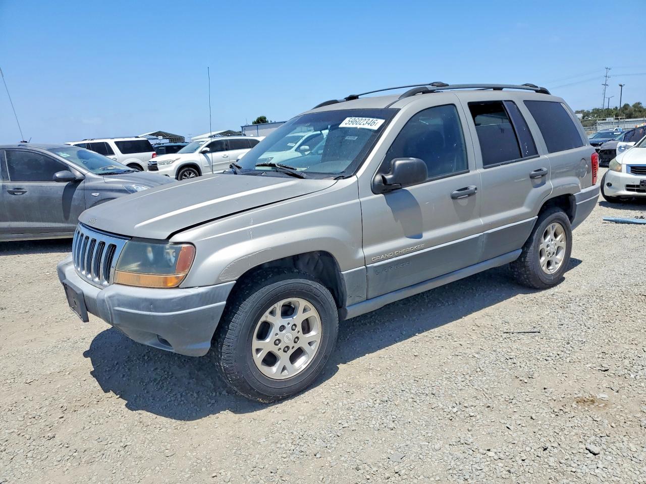 2001 Jeep Grand Cherokee Laredo, VIN 1J4GX48S81C502546 — Мелкие вмятины и царапины