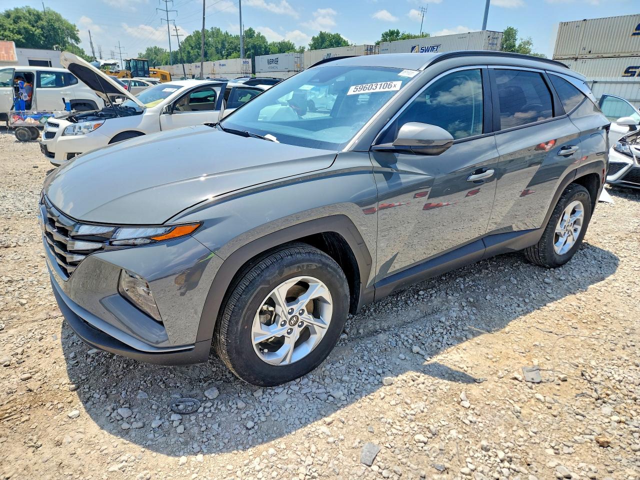 2024 Hyundai Tucson SEL, VIN 5NMJBCDE6RH295432 — Бок
