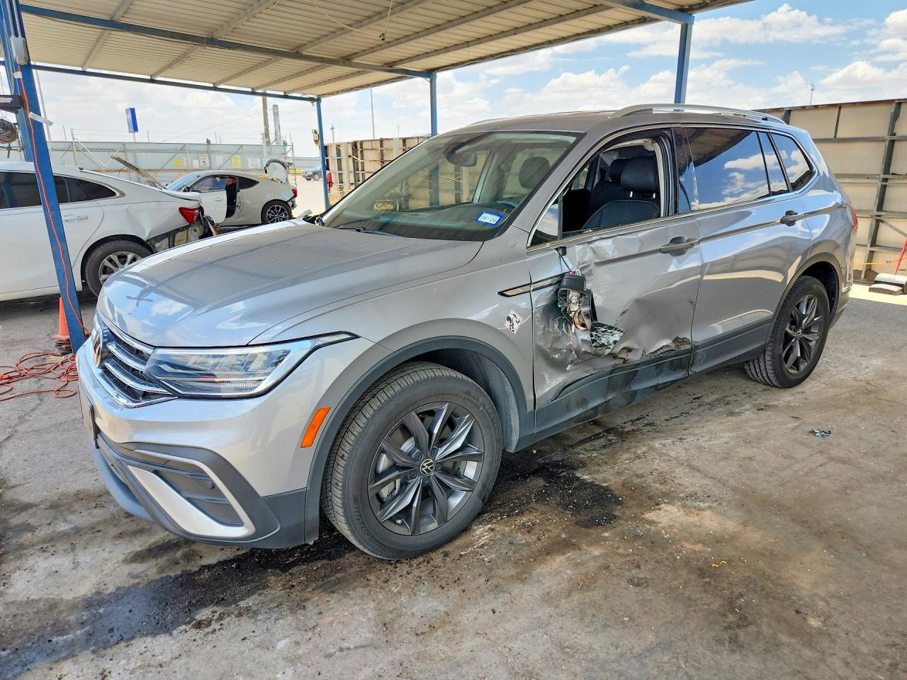2023 Volkswagen Tiguan SE, VIN 3VV3B7AX0PM084289 — Side