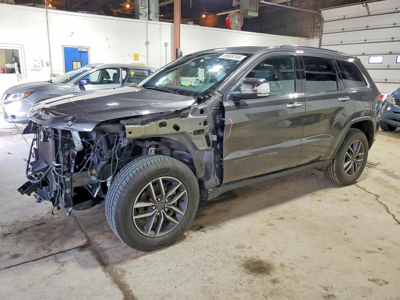 2020 Jeep Grand Cherokee Limited, VIN 1C4RJFBG9LC417363 — Перед