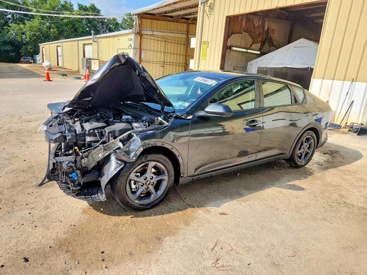 2026 Kia K4 LXS, VIN 3KPFT4DE2TE311164 — Перед