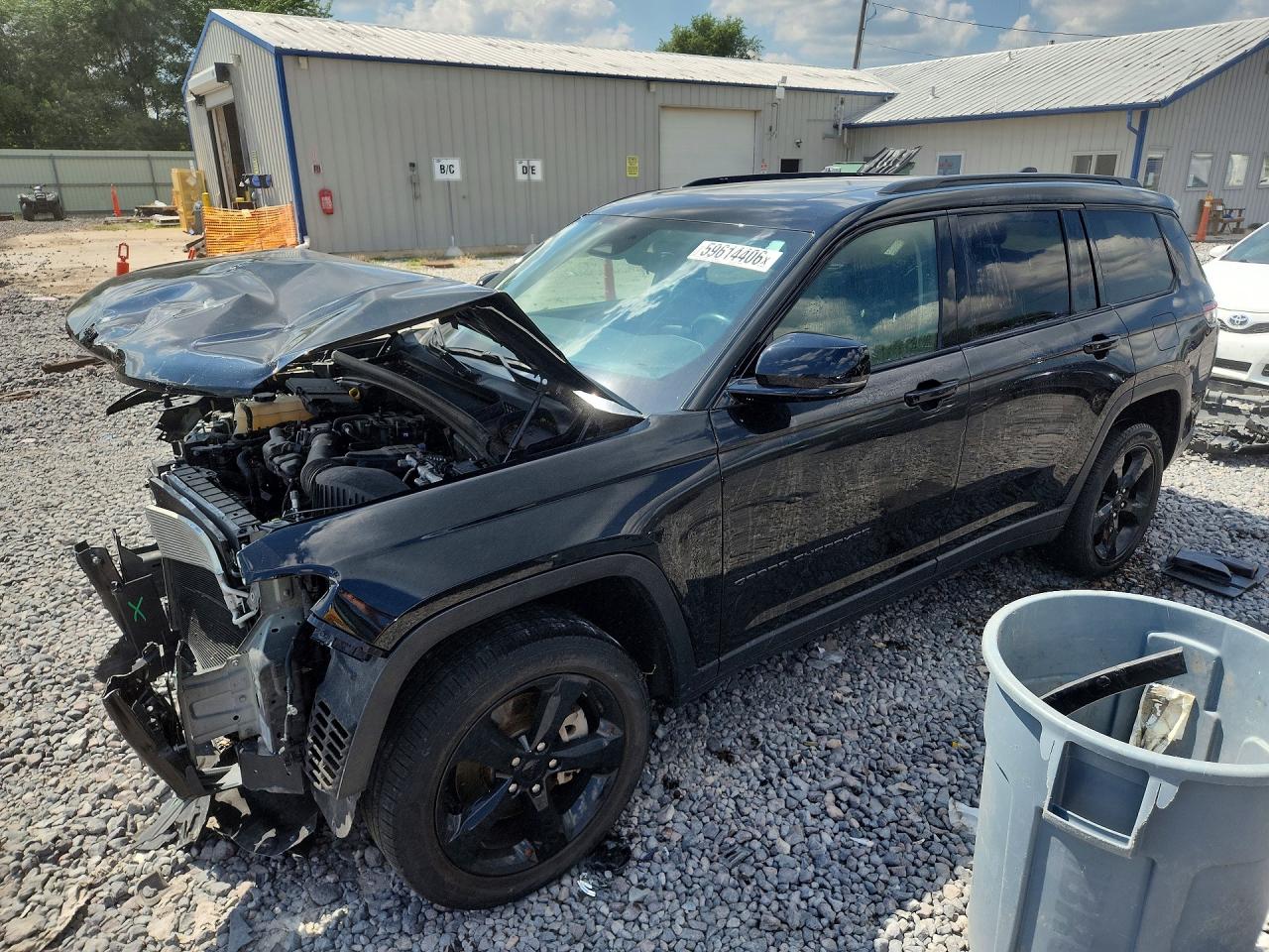2022 Jeep Grand Cherokee Limited, VIN 1C4RJKBG6N8602923 — Front end