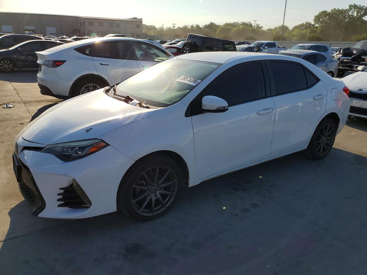 2017 Toyota Corolla SE, VIN 5YFBURHE9HP706922 — Град