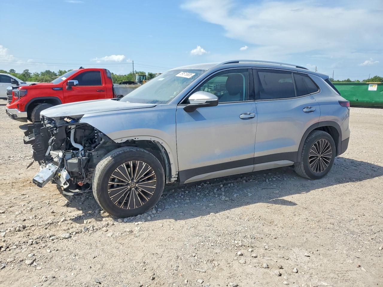 2026 Volkswagen Tiguan S, VIN 3VVCR7RM0TM017028 — Фото с аукциона