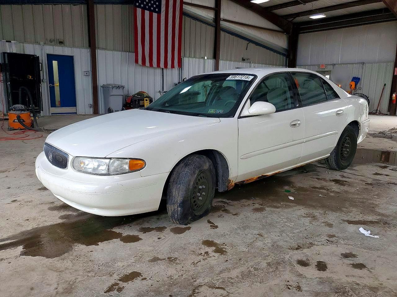 2004 Buick Century Custom, VIN 2G4WS52J341235604 — Front end