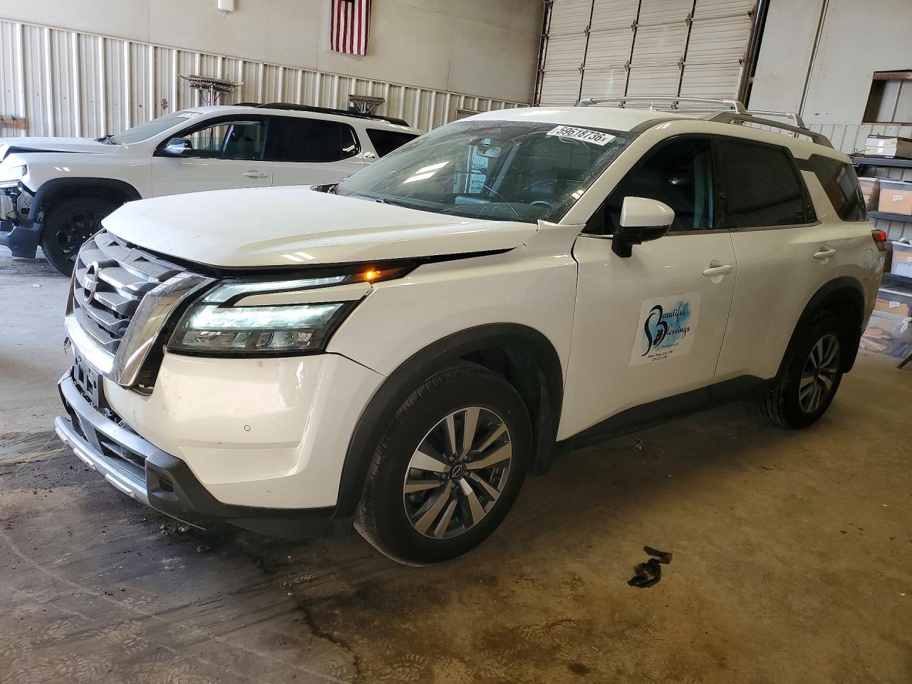 2025 Nissan Pathfinder SL, VIN 5N1DR3CAXSC216643 — Front end