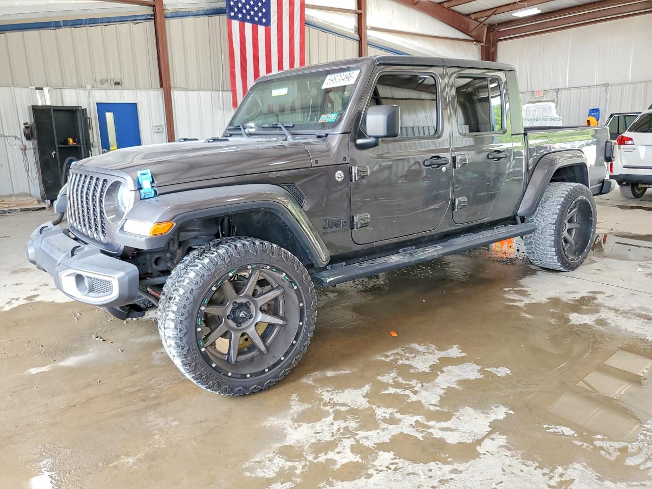 2021 Jeep Gladiator Willys, VIN 1C6HJTAG9ML552332 — Side