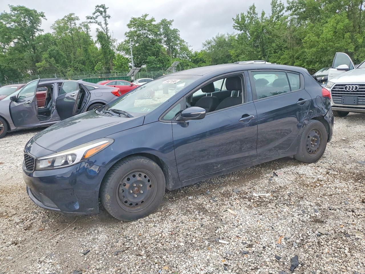 2017 Kia Forte LX, VIN KNAFK5A89H5687478 — Side