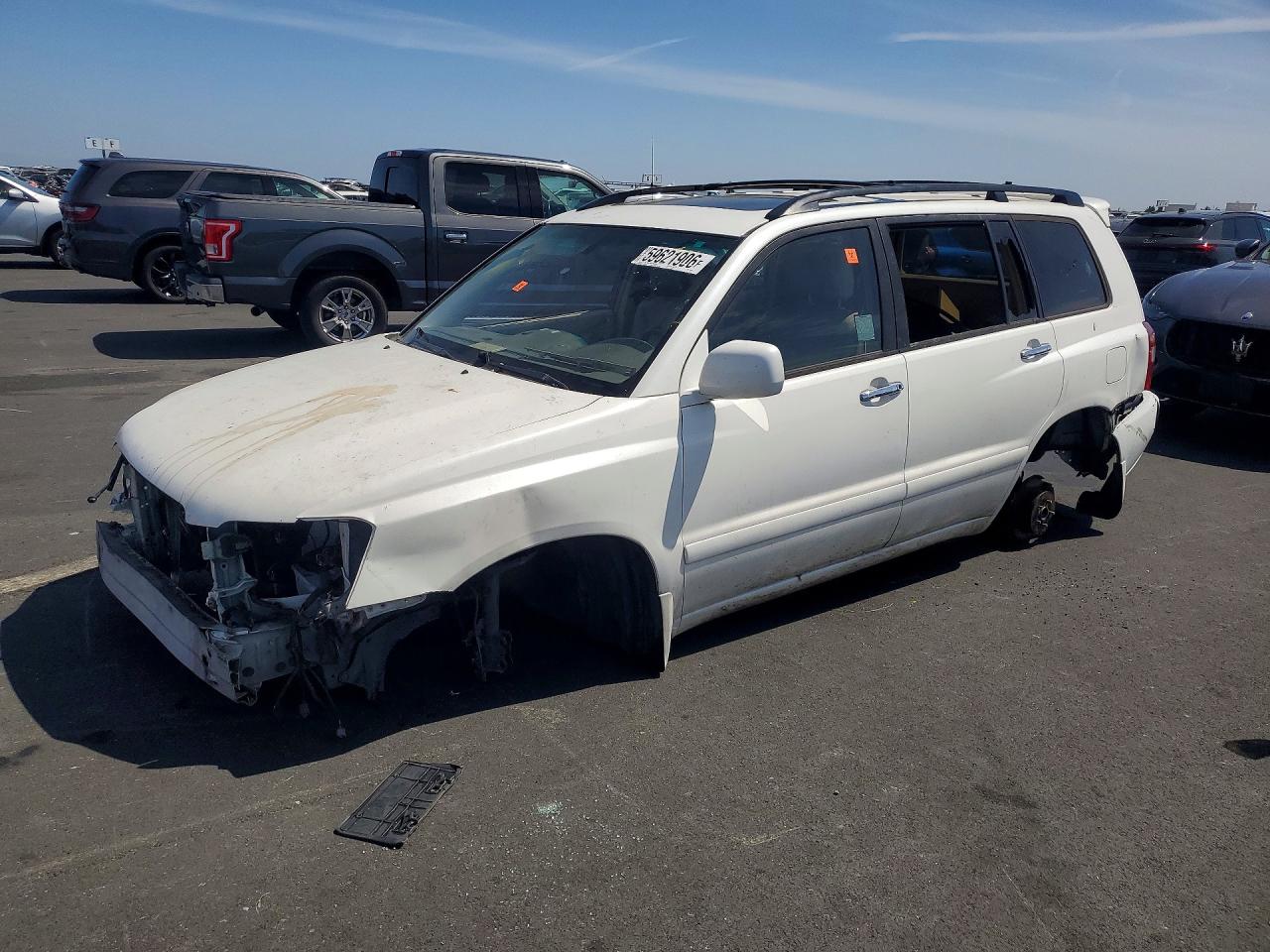 2006 Toyota Highlander w/3rd Row, VIN JTEDP21A460113521 — Вандализм