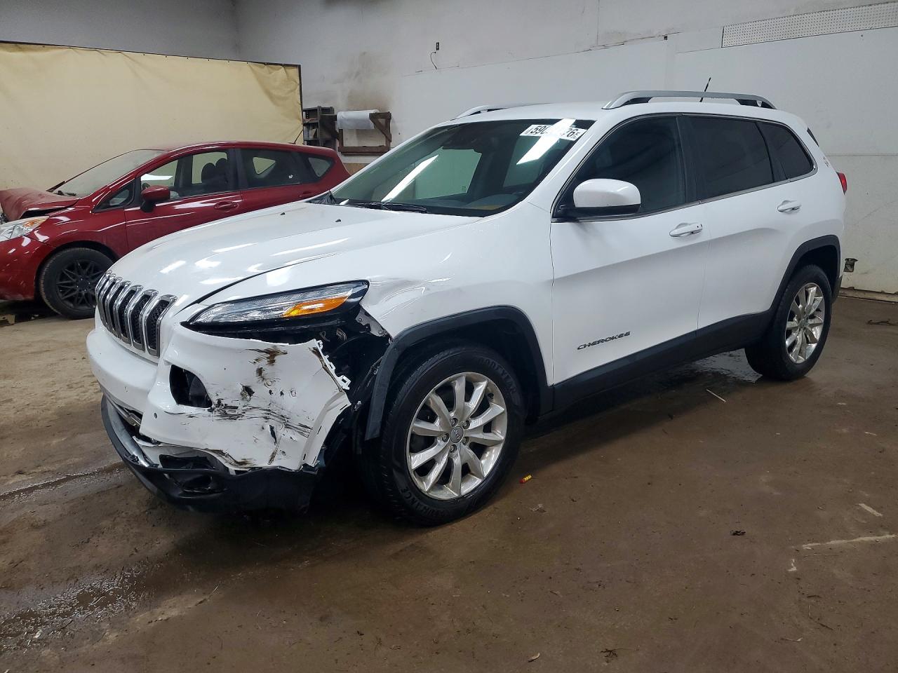 2014 Jeep Cherokee Limited, VIN 1C4PJMDS0EW250325 — Front end