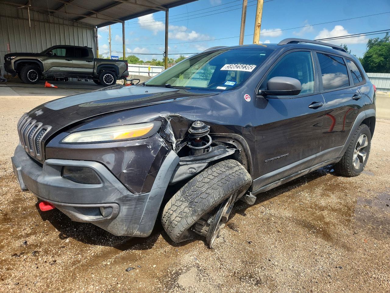 2016 Jeep Cherokee Trailhawk, VIN 1C4PJMBSXGW227544 — Front end