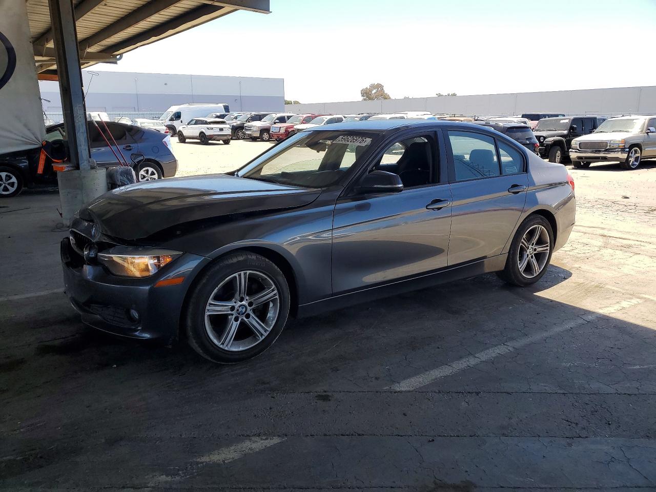 2015 BMW 3 Series 320i, VIN WBA3B1C55FK138003 — Front end