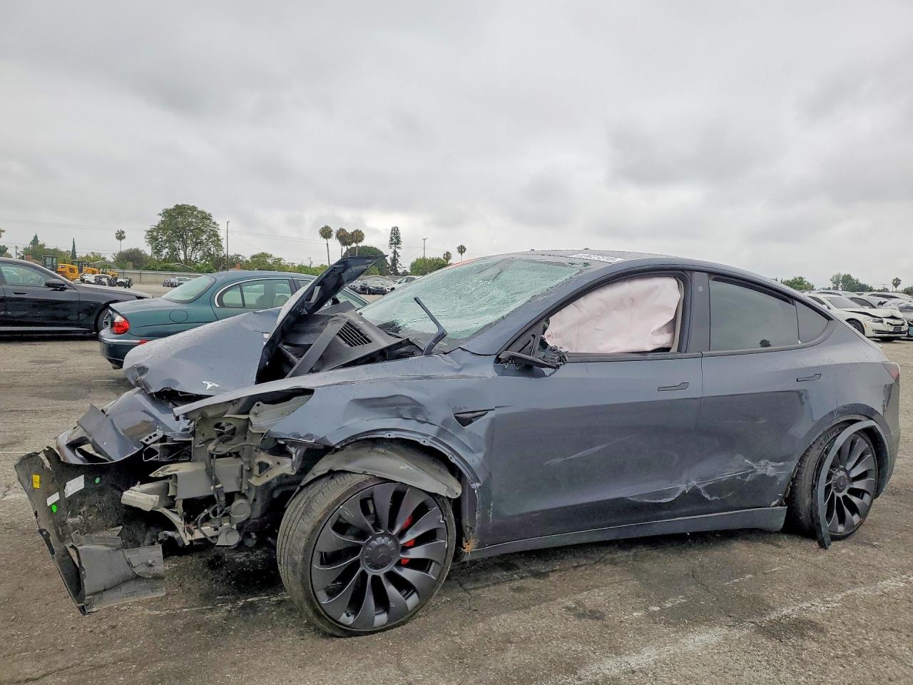 2022 Tesla Model Y Performance, VIN 7SAYGDEFXNF551647 — Front end