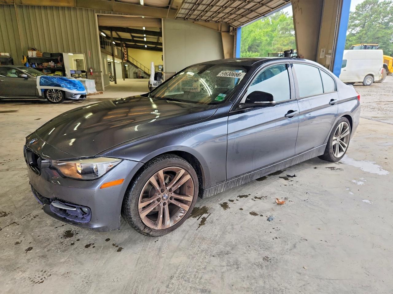 2014 BMW 3 Series 328i, VIN WBA3A5C54EP600109 — Перед
