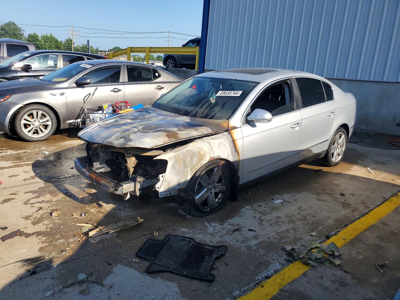 2008 Volkswagen Passat Komfort, VIN WVWAK73C28P039480 — Engine fire