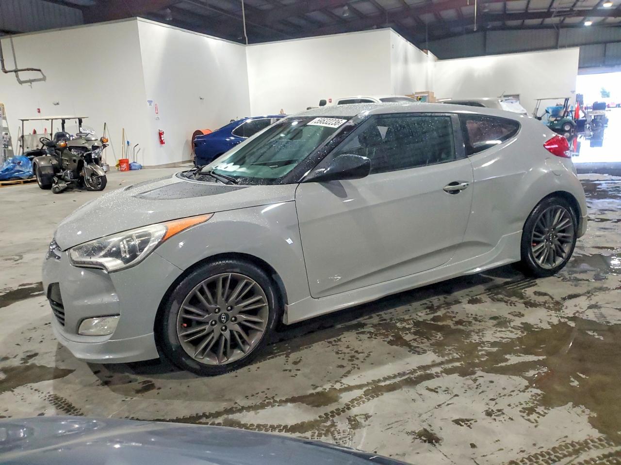 2013 Hyundai Veloster w/Gray Int, VIN KMHTC6AD5DU129516 — Front end